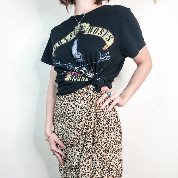 Tops - Guns N Roses Graphic Tee
